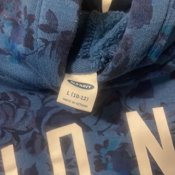 Girls old navy pull over - Picture 3 of 3